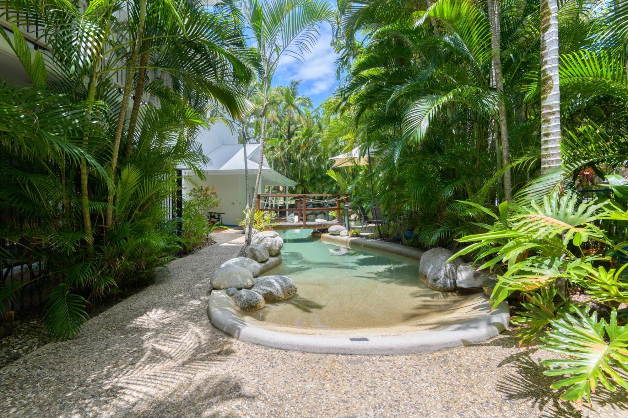 Coral Apartments Port Douglas Exterior photo